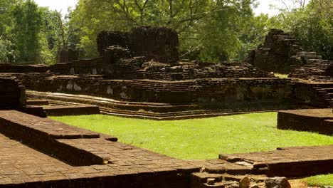 Polen-Alte-Ruinen-Sri-Lanka