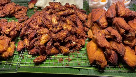 Delicious-fried-local-street-food-in-Bangkok,-Thailand