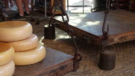 Display-Of-Gouda-Cheese-In-Traditional-Wooden-Crate-At-The-Gouda-Cheese-Market-In-The-Netherlands