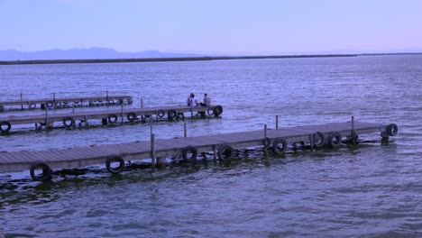 Piers-Und-Stege-Ragen-In-Den-Wunderschönen-See-Von-Albufera-Spanien