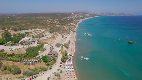 vista aérea a lo largo de la playa paraíso, kos, grecia