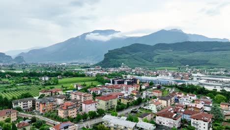 Lake-Garda,-mountain,-village