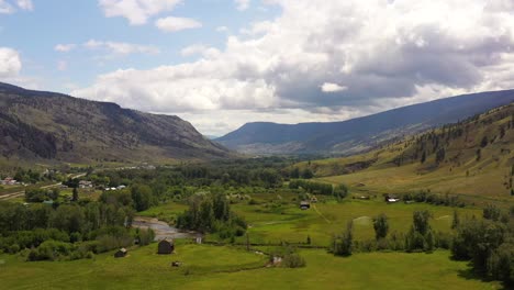 a paleta da natureza: clinton, bc ao longo da auto-estrada cariboo