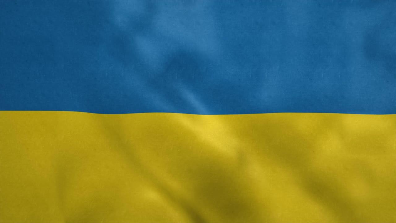 우크라이나의 국기가 바람에 날고 있다.