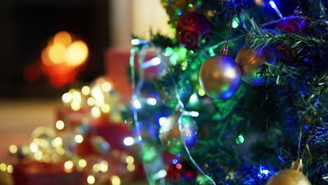 Christmas-tree-and-decorations-at-home