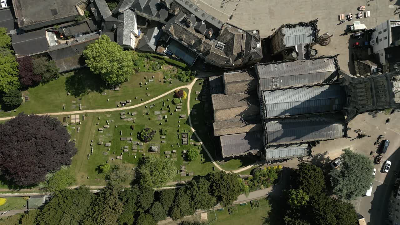 사이렌체스터 교회 묘지 조류의 눈으로 볼 수 있는 공중 조망 코츠월드 영국 봄