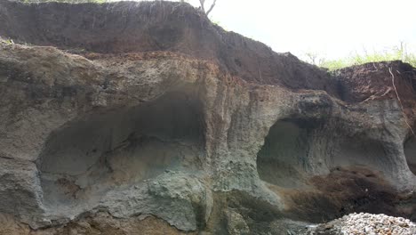 primer plano panorámico de la estructura de la pared de roca - patrón de superficie roca de sedimentación decorativa - estructura de roca