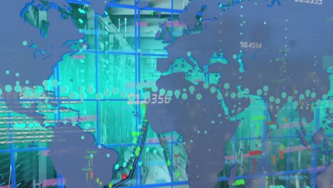 animación de gráficos, números y mapa sobre el patrón de cuadrícula contra la sala de servidores en el fondo