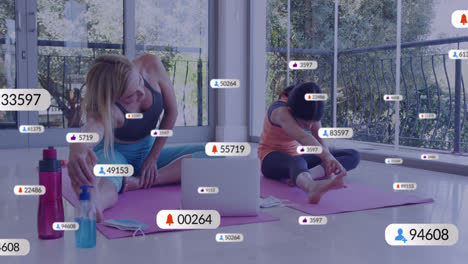 animación de números e iconos en barras de notificación, madre y hija caucásicas haciendo estiramiento