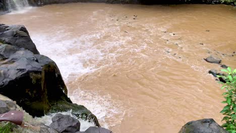 Berühmte-Touristenattraktion-Dschungelwasserfall-In-La-Chorrera,-Panama