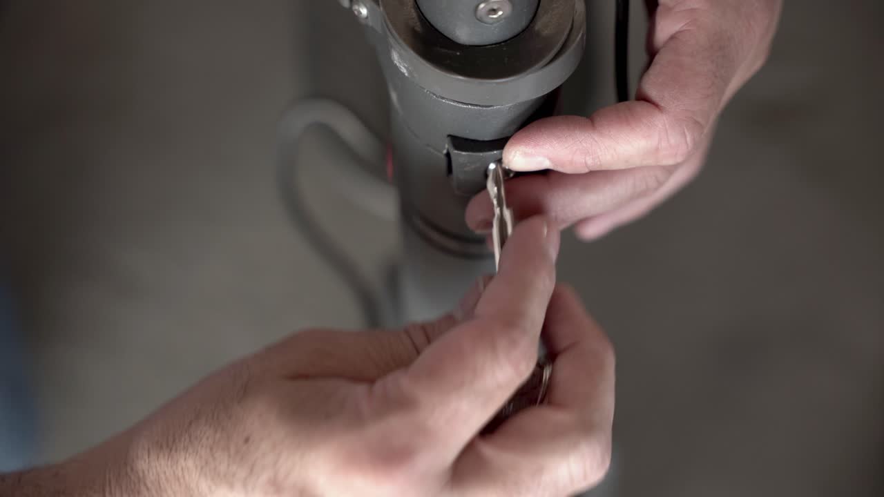 열쇠를 드라이버로 사용