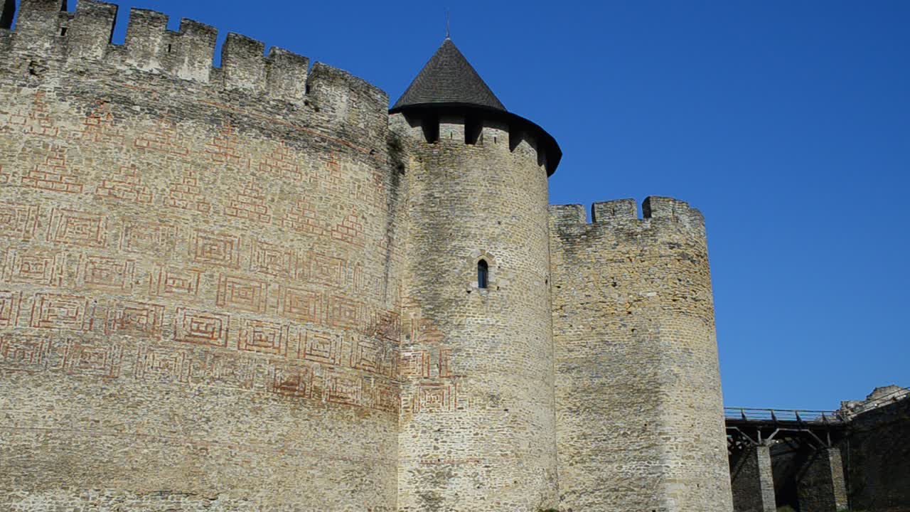Fortezza ucraina, antica. Fortezza medievale nella città di Khotyn, Ucraina occidentale.