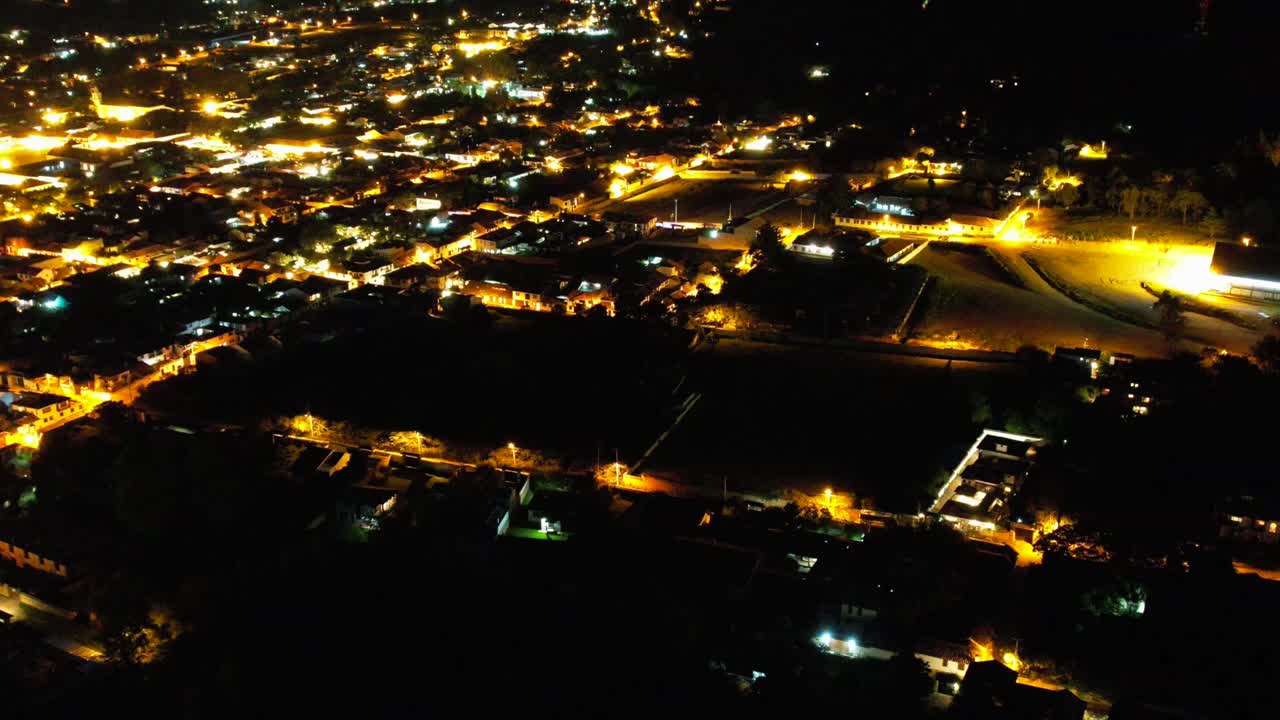 빌라 데 레이바의 밤이 지날 때: 타임 스 여행