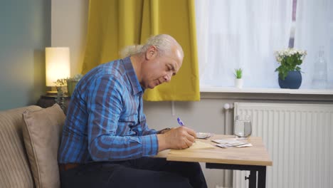 The old man who can&#039;t keep his home account. Economic account.