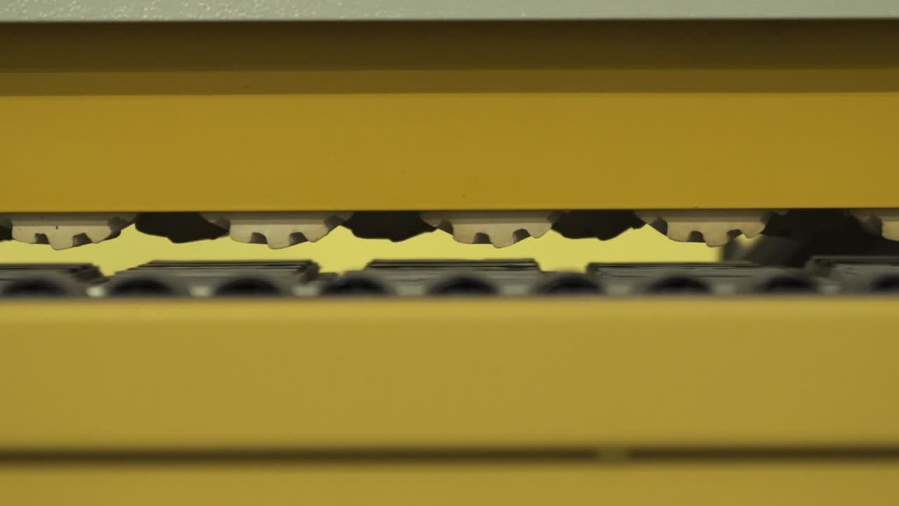 vista de cerca de una máquina industrial de carpintería