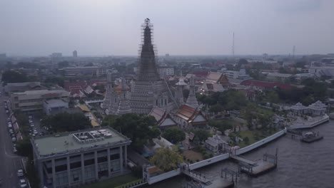 aerial view of wat arun ratchawararam ratchawaramahawihan in bangkok, thailand