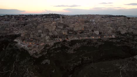video aereo de la ciudad de matera en basilicata, sur de italia
