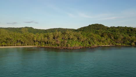 Secret-bay,-beach