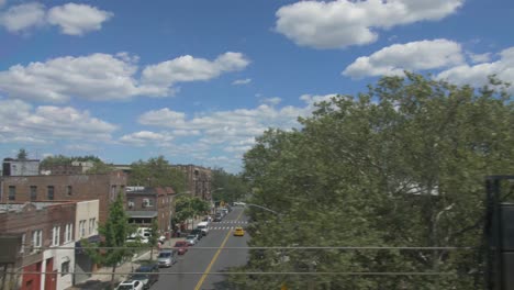 toma manual de los techos de brooklyn a través de las ventanas del metro