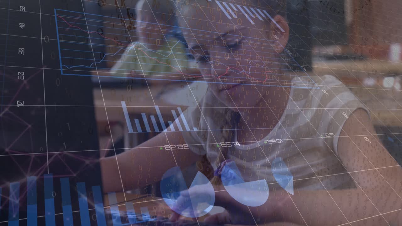 animación de gráficos financieros sobre niño caucásico usando computadora