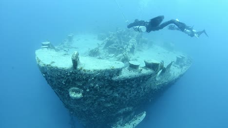 Technische-Taucher-Verwenden-Side-Mount-Konfiguration-Am-Schiffswrack-SS-Thistlegorm