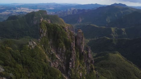 montaña coromandel toma aérea nueva zelanda