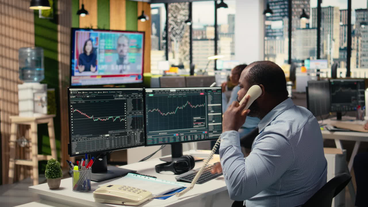 Worried portfolio managers make telephone calls in response to Black Swan event