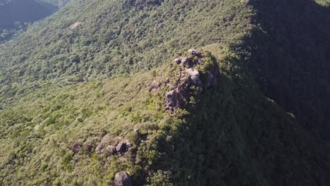 Antena-De-Bonet-Rock-En-Petropolis,-Río-De-Janeiro,-Brasil