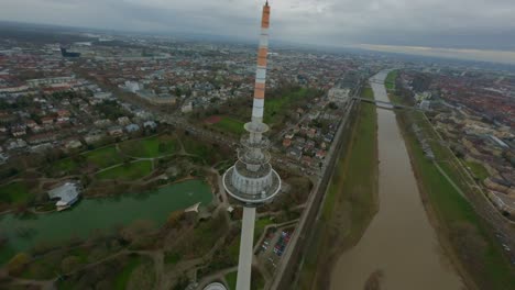 FPV-Drohnenaufnahmen-In-Mannheim-Am-Fernmeldeturm