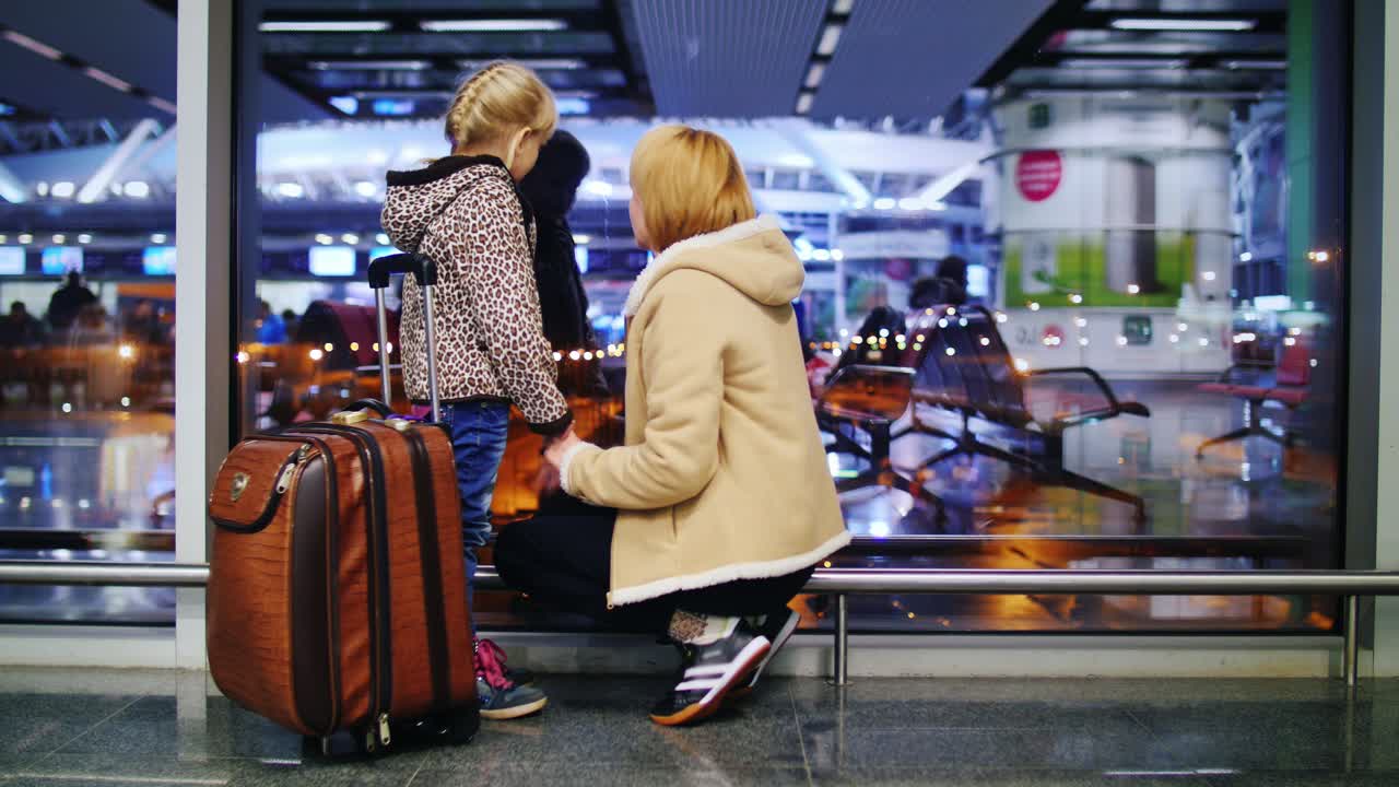 familia antes de viajar - en espera de vacaciones