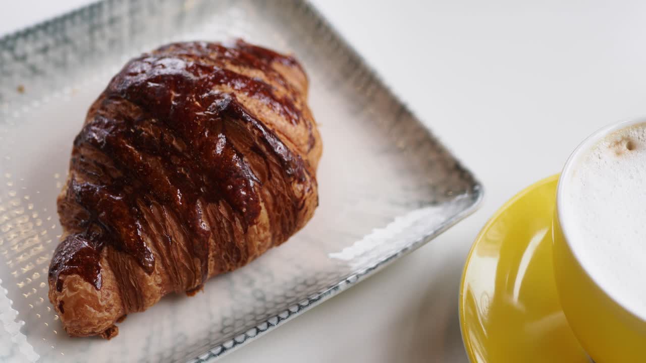 크로아산과 카푸치노