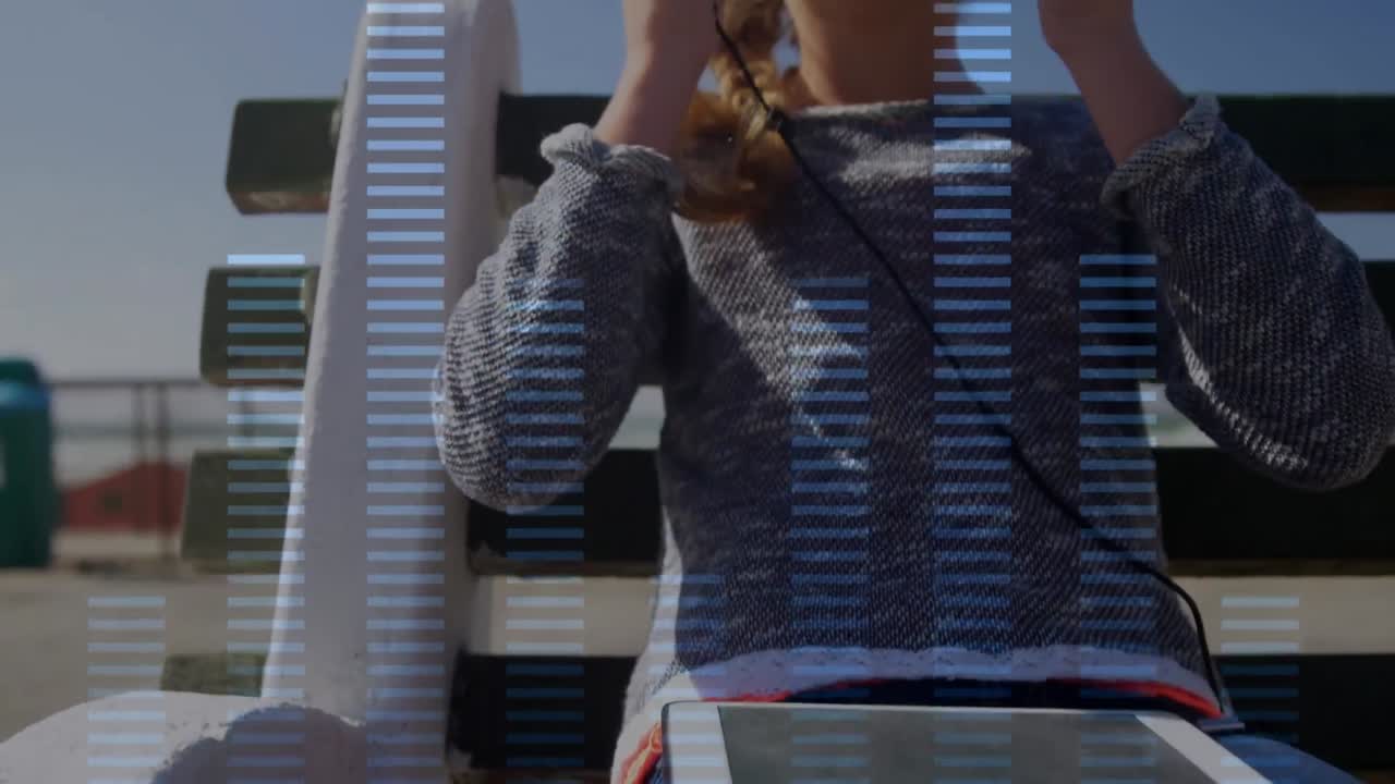 interfaz digital del ecualizador de música contra la chica que usa auriculares