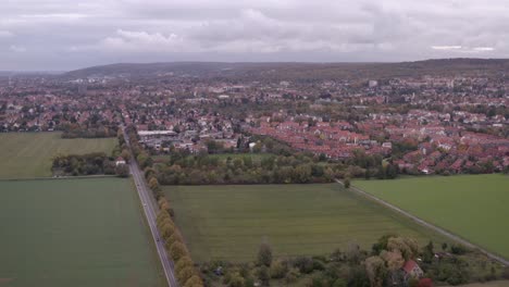 Herbstliche-Farben-in-Göttingen-Goettingen-aufgenommen-von-einer-Drohne