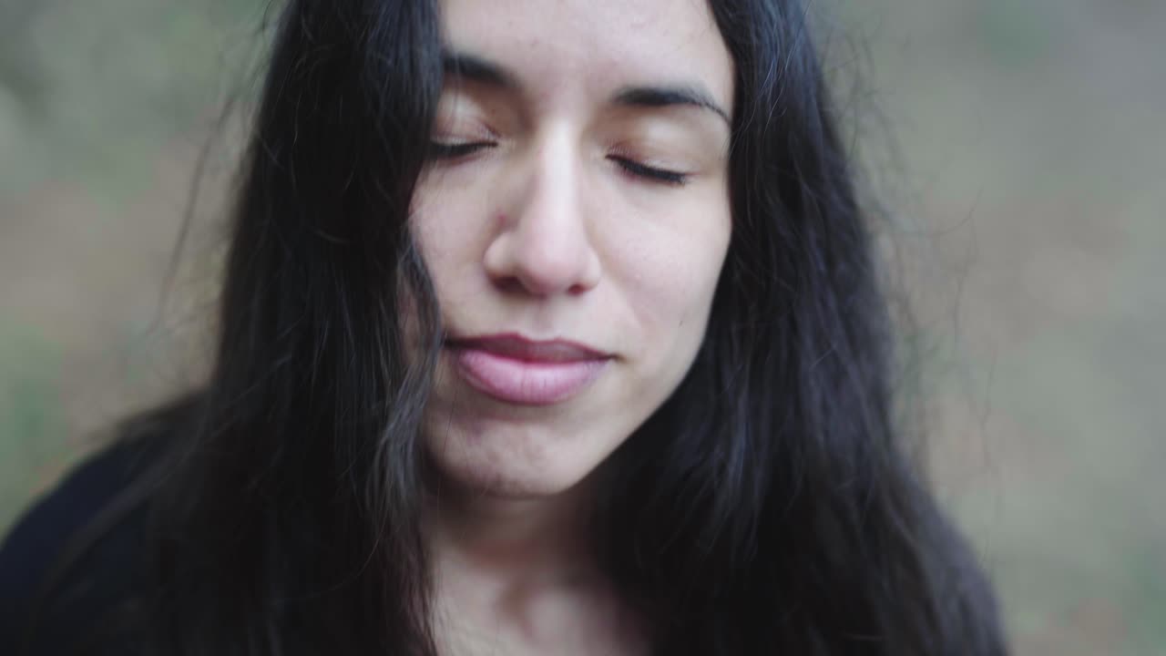 자신을 받아들이는 현실적인 아름다움 정통 자기 라틴계