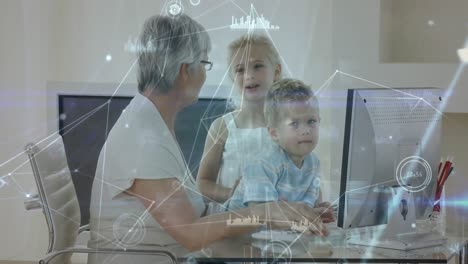 animación de una mujer mayor caucásica y sus nietos usando una computadora con una red móvil