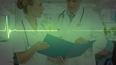 animación del monitor de ritmo cardíaco sobre varios médicos