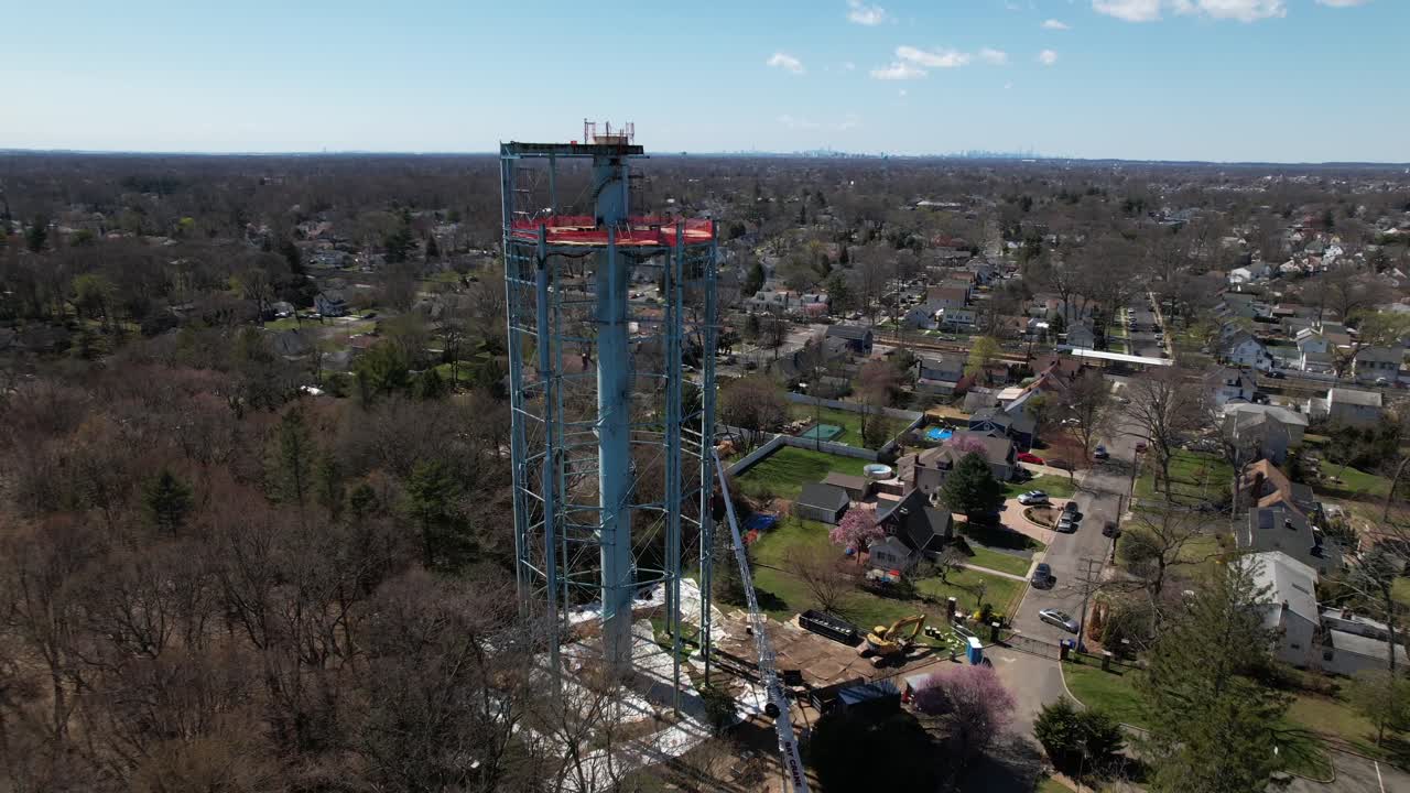 뉴욕 롱아일랜드 의  ⁇ 빛 날 에 해체 되고 있는 물탑 의 공중 전망