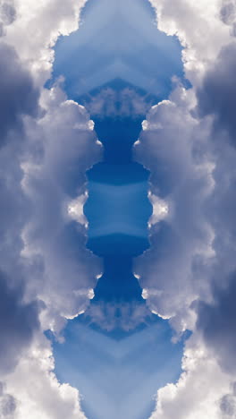 nubes que pasan en el cielo en vertical
