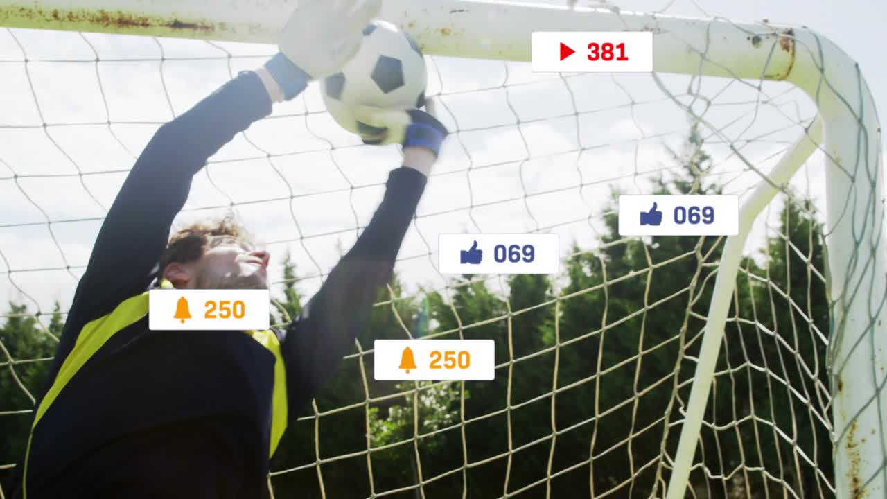 Portiere che para un tiro mentre la palla entra in rete, icone di social media che fluttuano per il marketing sportivo.