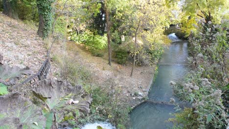 Vista-Desde-Lo-Alto-De-La-Cascada-Dentro-De-Los-Jardines-Del-Palacio-Balchik-En-Bulgaria