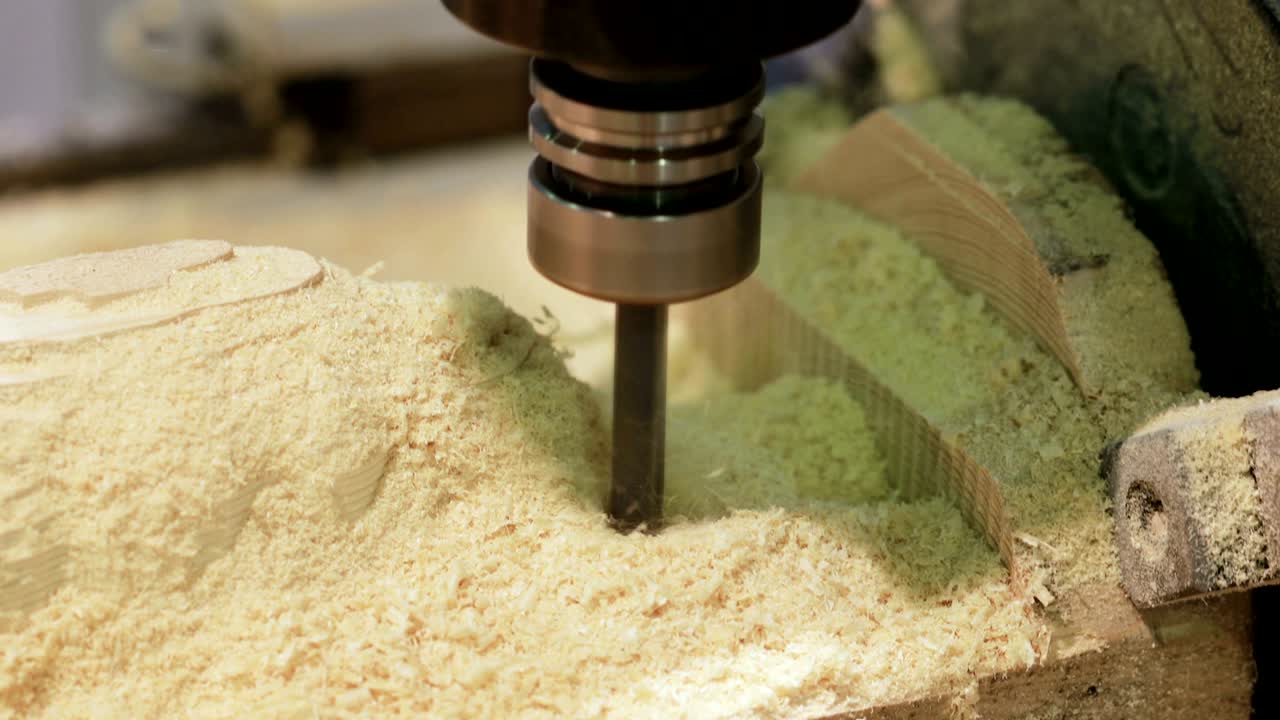máquina de procesamiento de madera cnc, tecnología moderna en la industria.