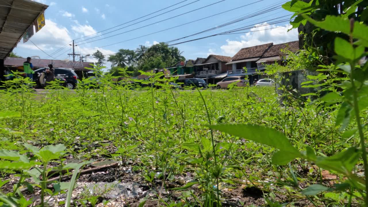 요기야카르타 시의 주요 거리에서 2022 년 이이드의 2 일 아침에 상황.