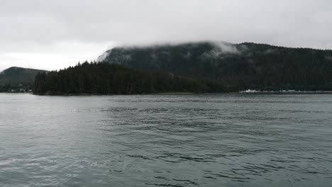 Sailing-on-Gastineau-channel,-Juneau-Alaska