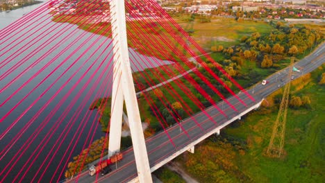 toma aérea del puente atirantado en el río motława en gdansk, polonia