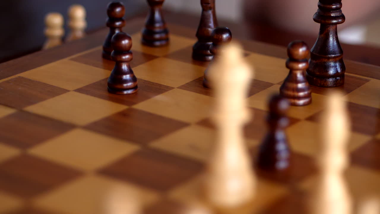 piezas de ajedrez yuriy