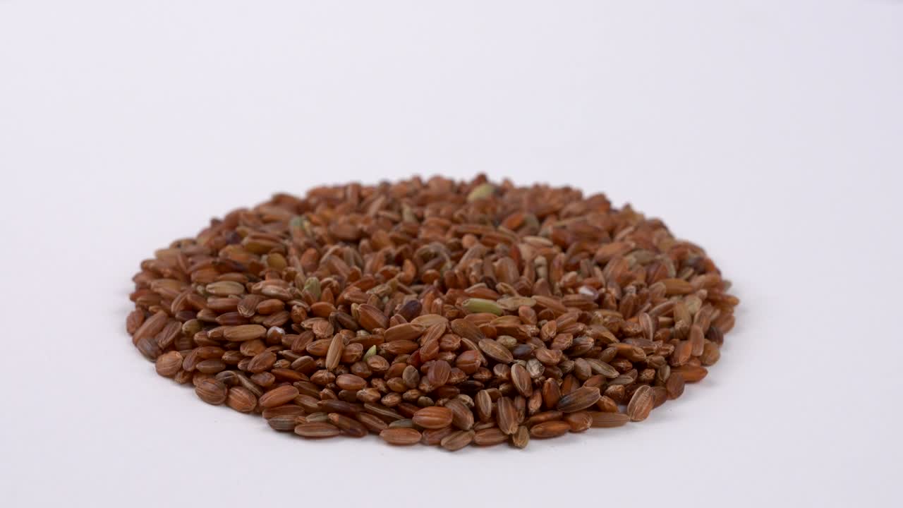 바탕에 고립된 회전 테이블에 은 이 있습니다.