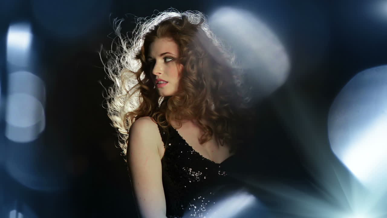 retrato de estudio de una mujer hermosa