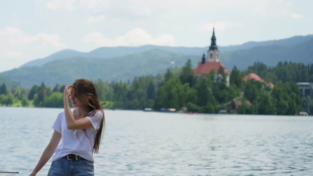 Donna al Lago di Bled, Slovenia