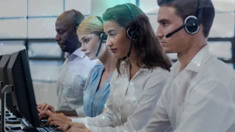 Personas-Trabajando-En-Callcenter