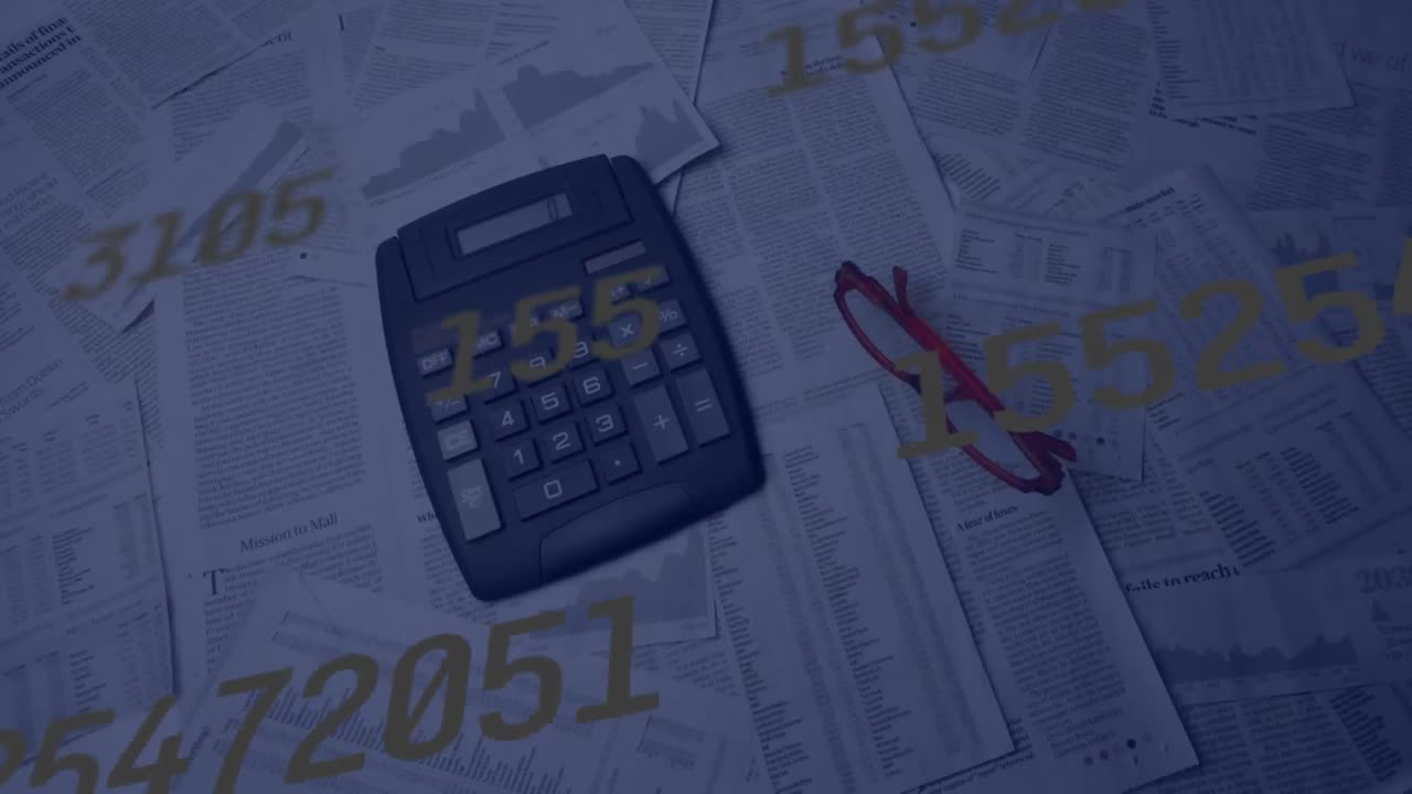 animación de números cambiantes contra gafas que caen sobre la calculadora y los documentos